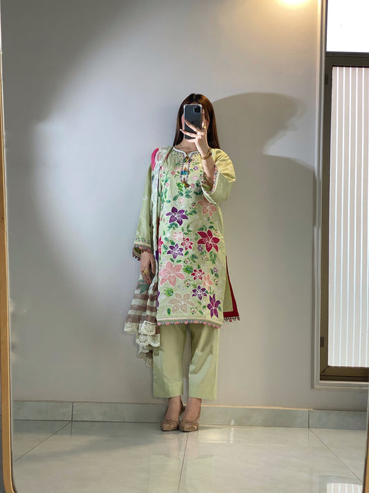 Garden Grace – Premium Bareeze Lawn Collection