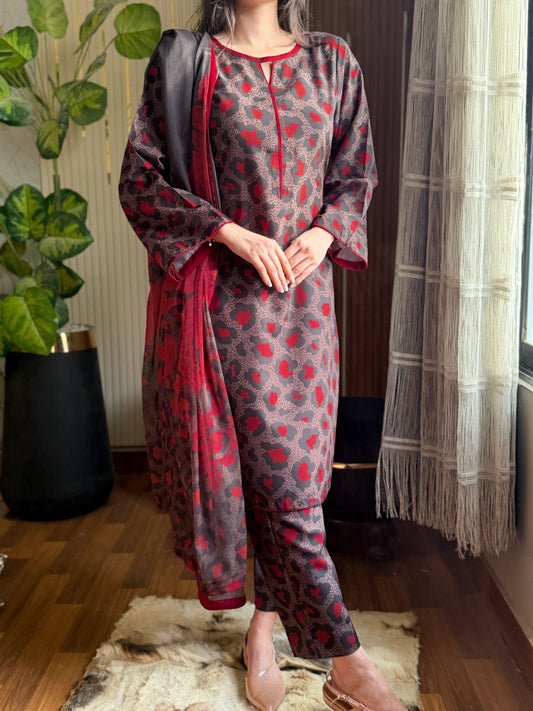 DIGITAL PRINTED SWISS LAWN 3pcs (RED CHEETAH)